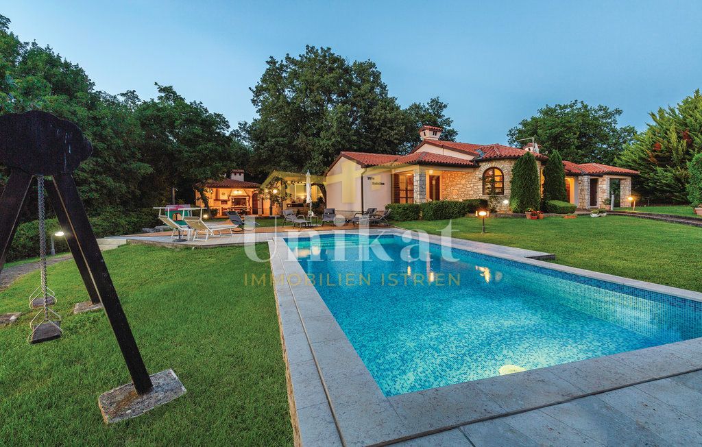 Enonadstropna hiša z wellness prostorom